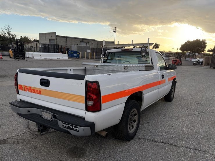 2006-chevrolet-1500-image-3