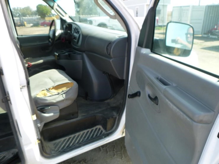 2006-ford-e350-image-13