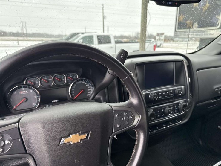 2016-chevrolet-silverado-2500hd-lt-image-18