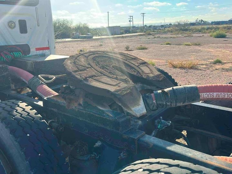 2014-freightliner-cascadia-image-5