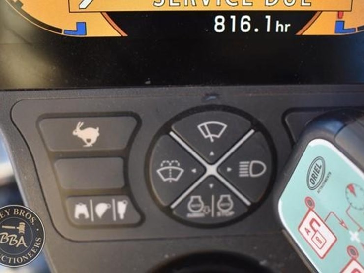 2022-case-cx75csr-image-51