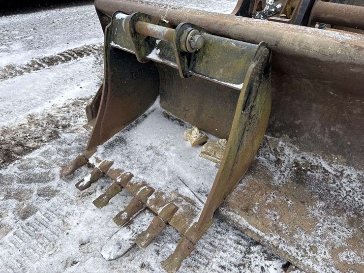 2013-caterpillar-420-image-8