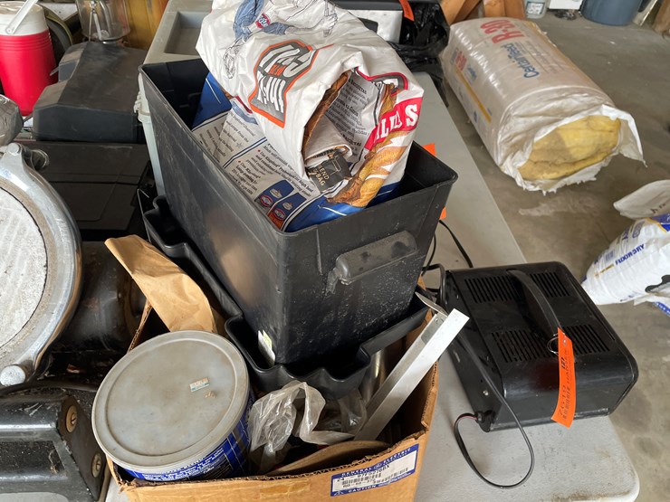 #7613-•-box-of-miscellaneous-image-1