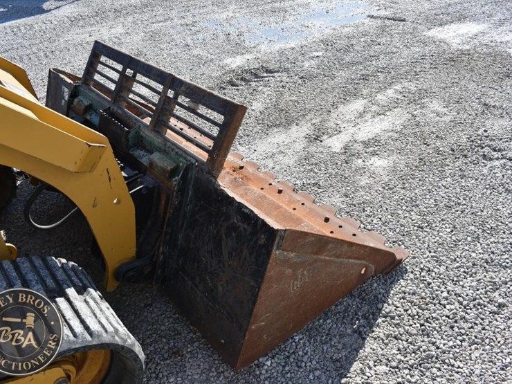 2018-caterpillar-299d2-image-26