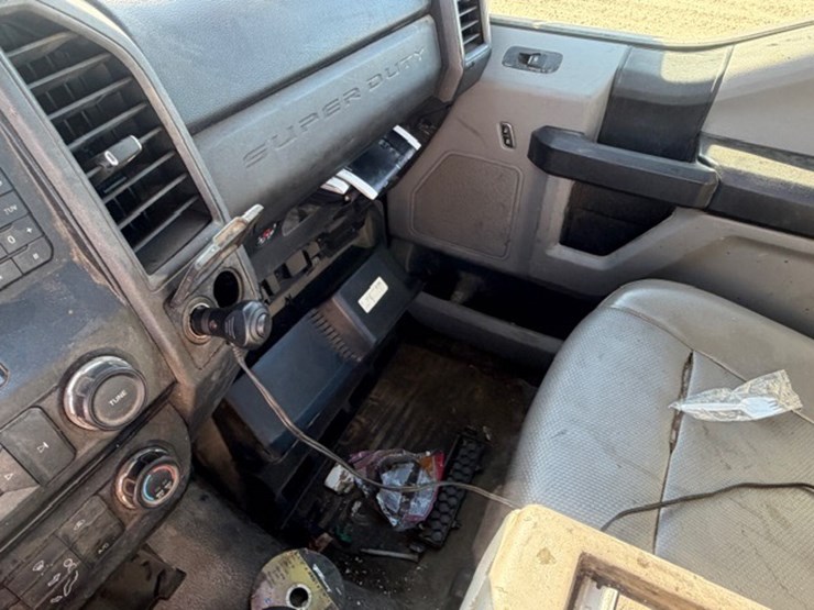 2018-ford-f550-image-41