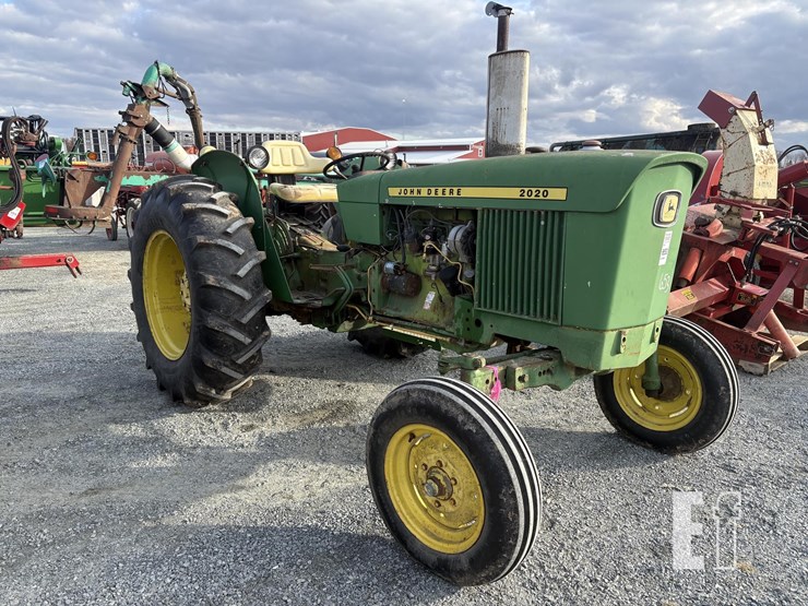 2020-john-deere-2020-image-1