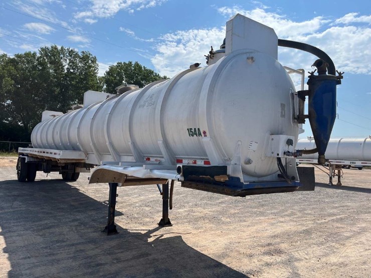 2004-dragon-150-bbl-aluminum-vacuum-trailer-image-3