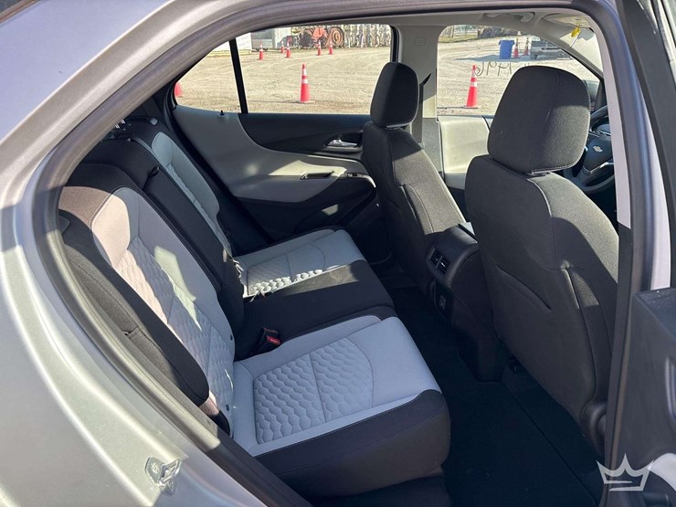 2021-chevrolet-equinox-image-21