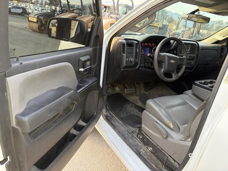 2016-chevrolet-silverado-2500-image-10