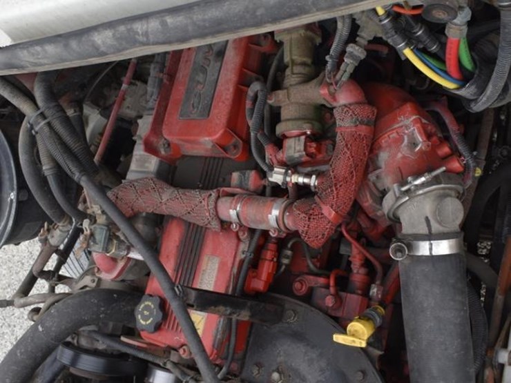 2015-freightliner-business-class-m2-106-image-19