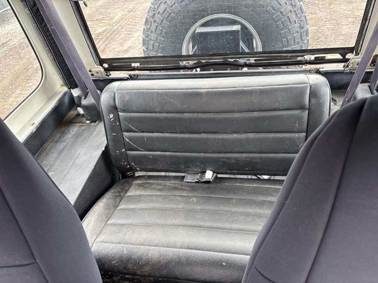 1999-jeep-wrangler-image-16