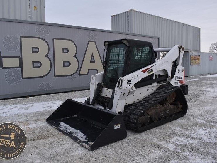 2021-bobcat-t870-image-42