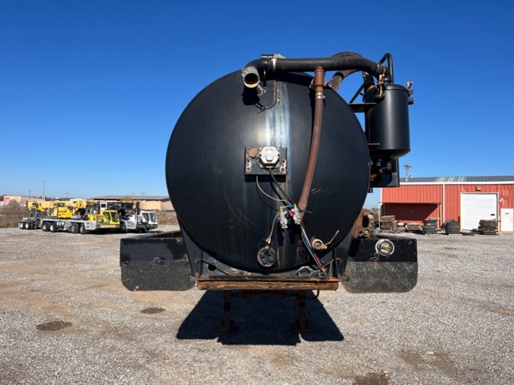 2012-southern-vac-130-bbl-steel-vacuum-trailer-image-2