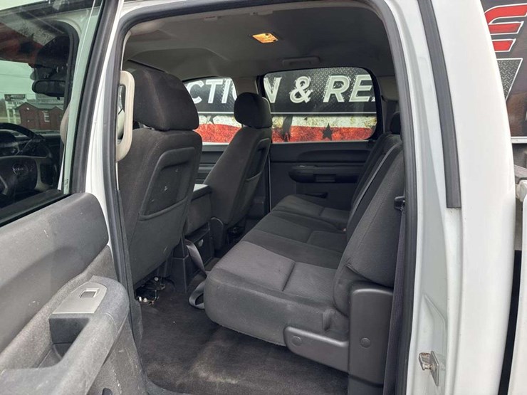 2011-gmc-sierra-1500-image-15