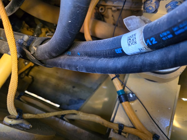 2015-caterpillar-953d-image-84