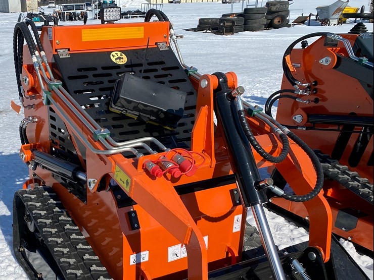 #5338-•-ats-2025-mini-skid-steer-loader-t460-image-6