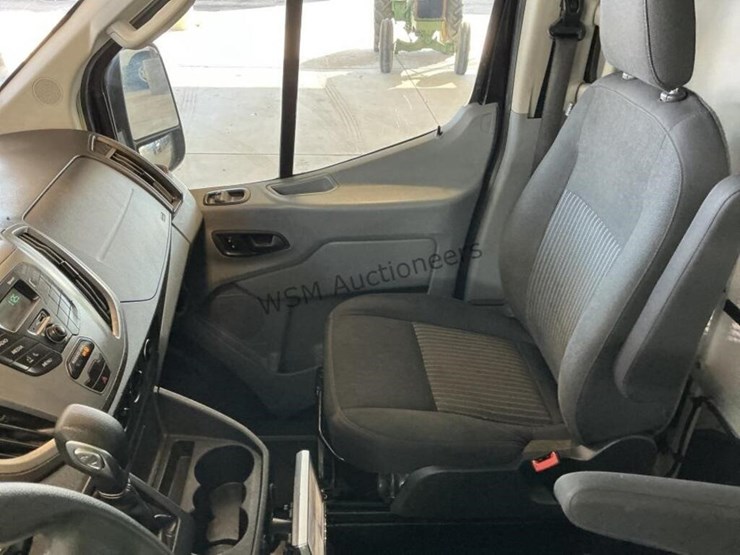 2019-ford-transit-image-22