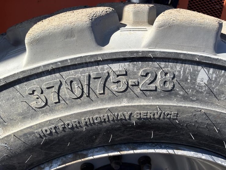 2017-jlg-8042-image-20