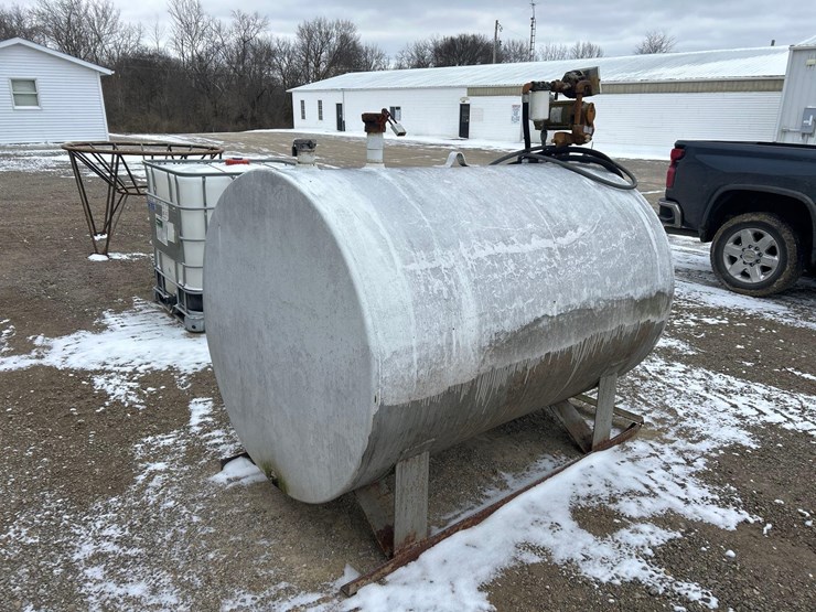 500-gallon-fuel-tank-w/-pump-image-3