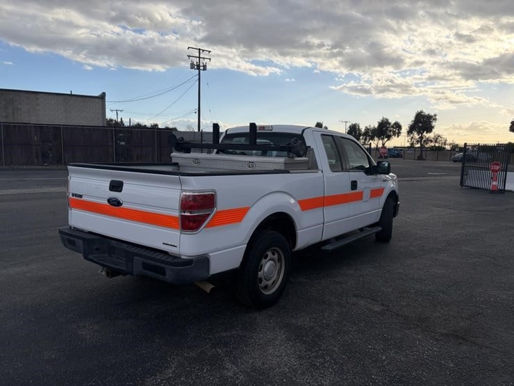 2013-ford-f150-xl-image-3