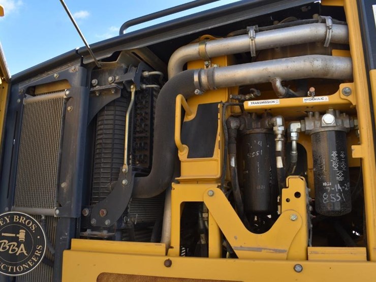 2013-deere-770g-image-28