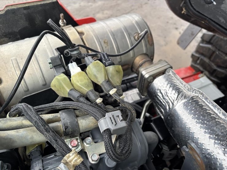 2016-manitou-ms130t-enc-cab-forklift-image-36