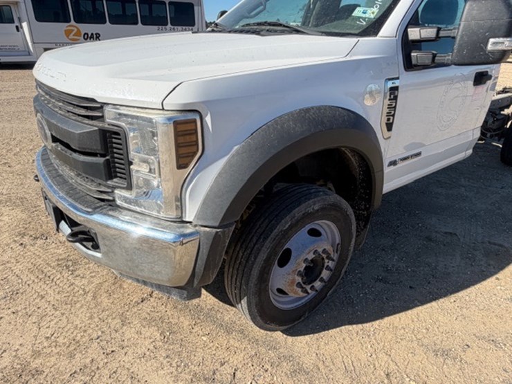2018-ford-f550-image-21
