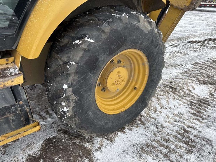 2013-caterpillar-420-image-10