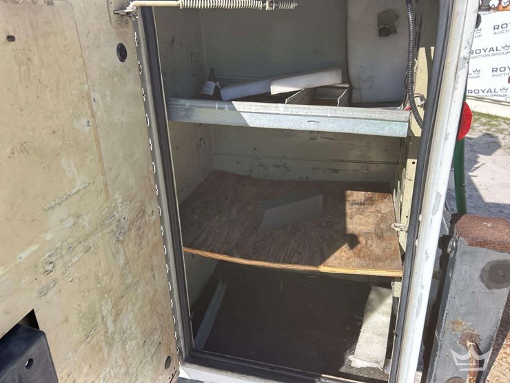 2016-ford-f550-image-26