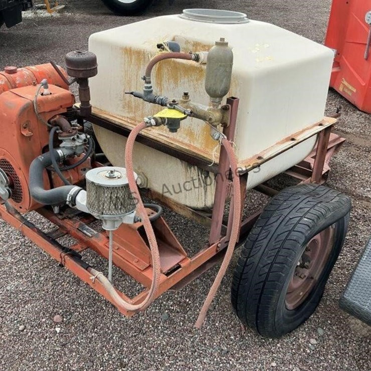 S/A TOWABLE SPRAY TRAILER