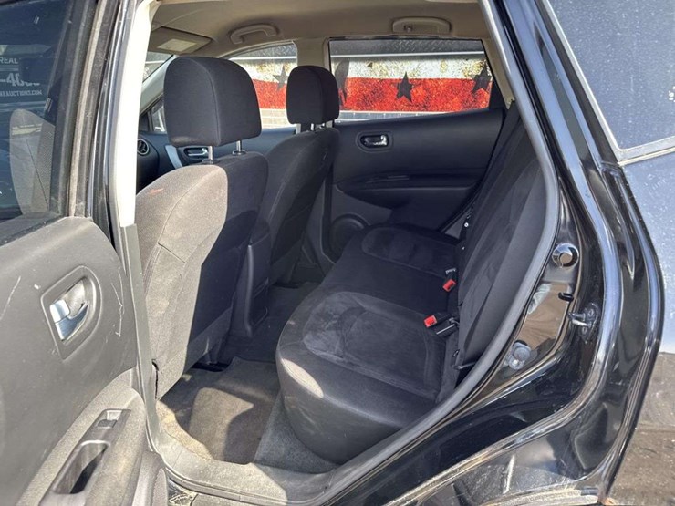 2010-nissan-rogue-image-15