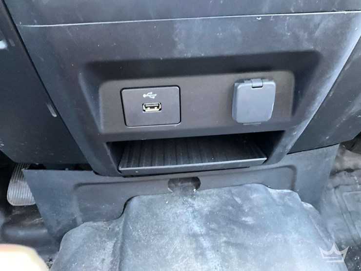 2020-ford-f150-image-25