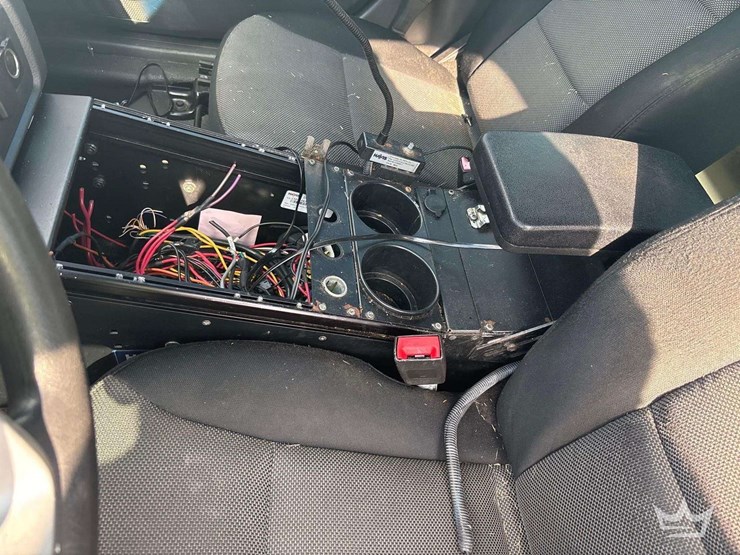 2013-ford-taurus-sedan-image-14