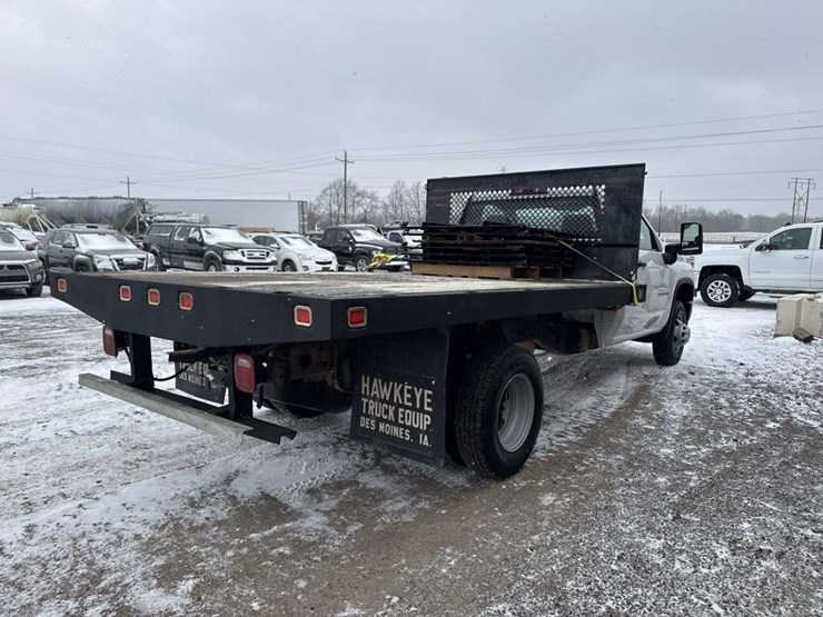 2022-chevrolet-silverado-3500-image-5