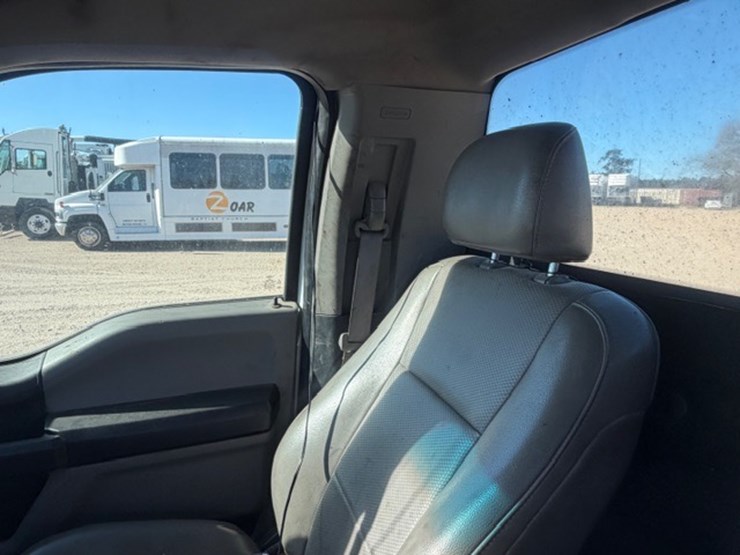 2018-ford-f550-image-38