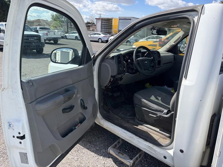 2009-chevrolet-2500-image-10