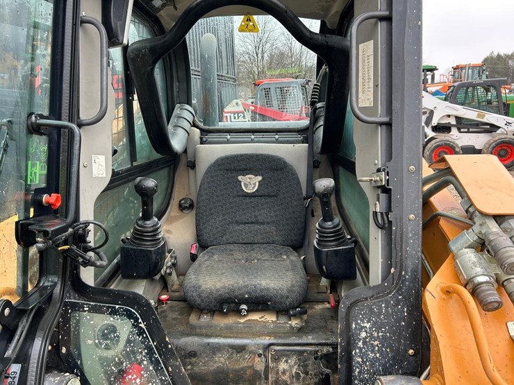 2021-case-tv450b-image-19