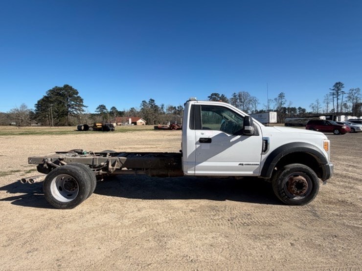 2018-ford-f550-image-7
