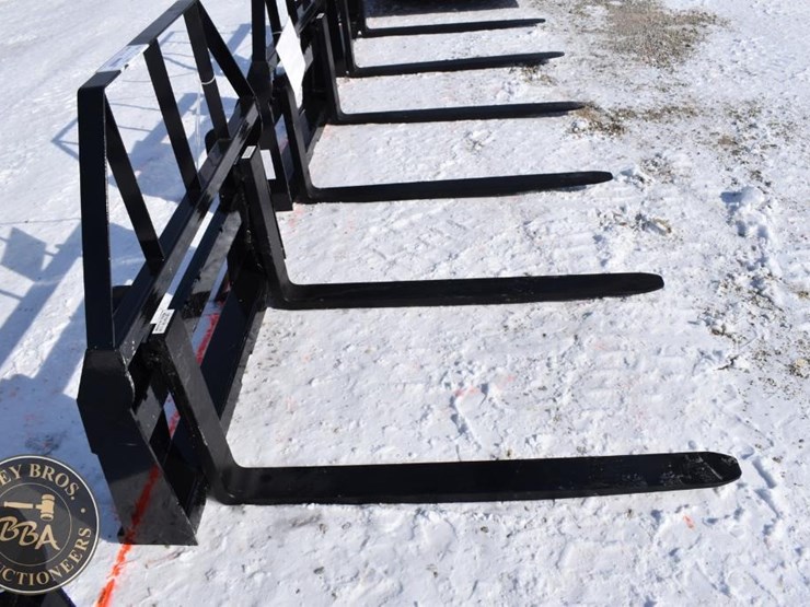 agt-industrial-pallet-fork-attachment-41890-image-4