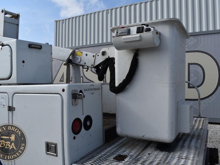 2008-gmc-topkick-c5500-image-23