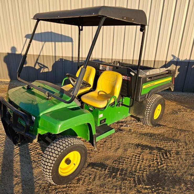 JOHN DEERE GATOR