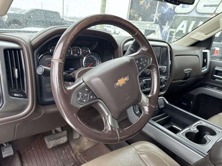 2018-chevrolet-silverado-3500hd-ltz-image-18