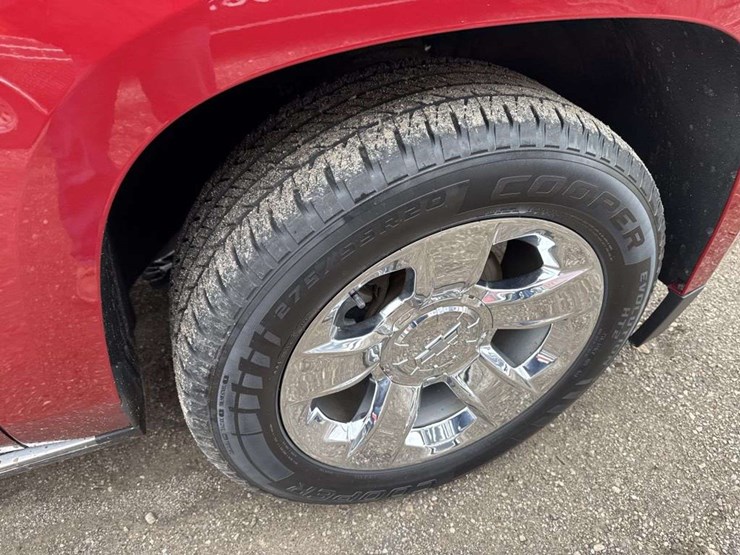 2015-chevrolet-tahoe-ltz-image-18