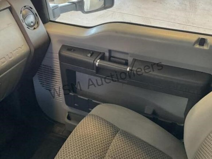 2016-ford-f550-image-22