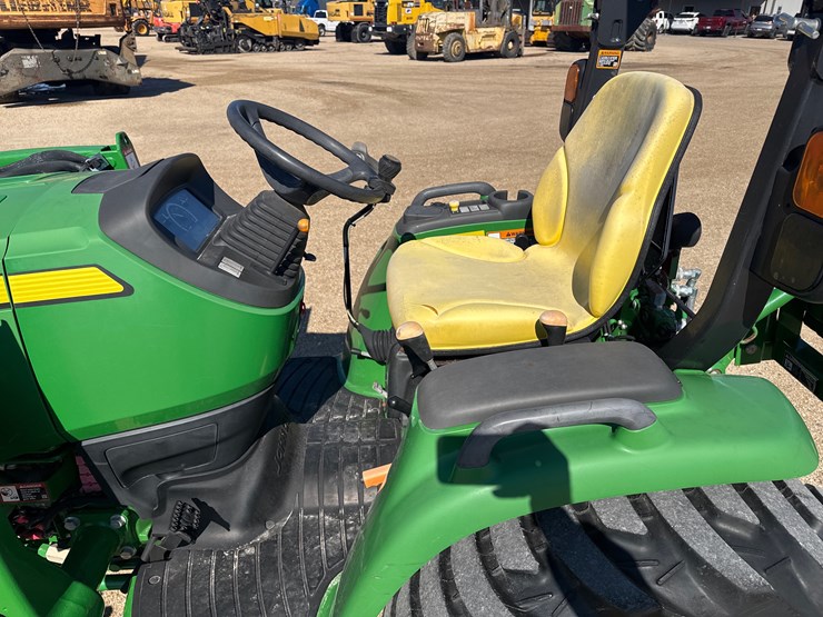 2019-john-deere-3039r-image-8