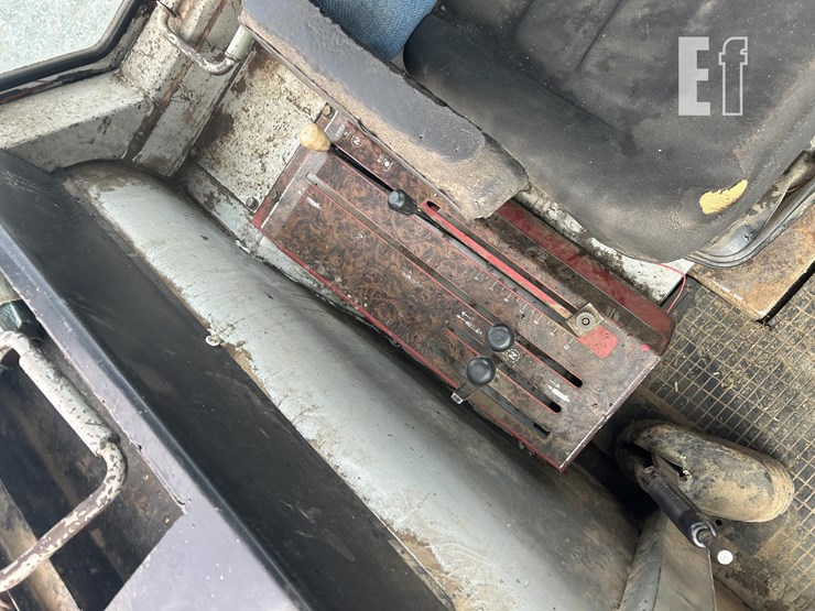 white-2-105-image-13