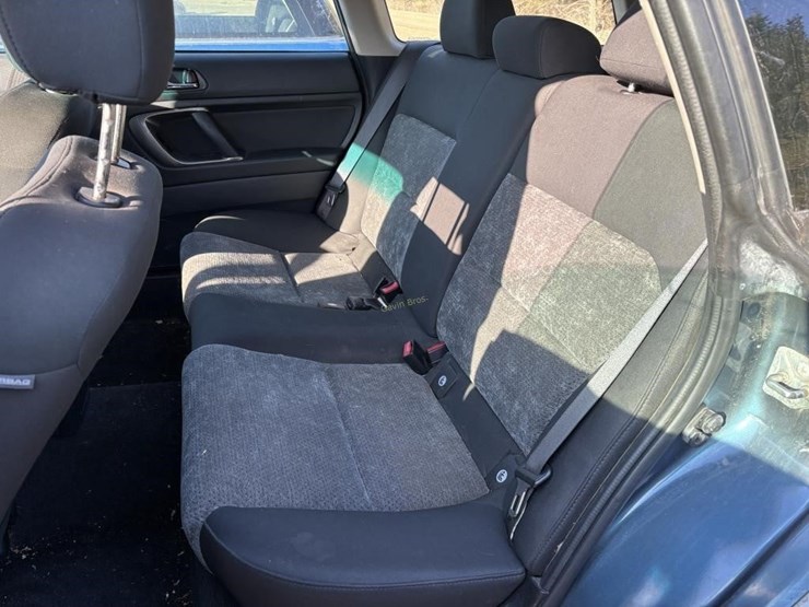 2005-subaru-outback-suv-image-9