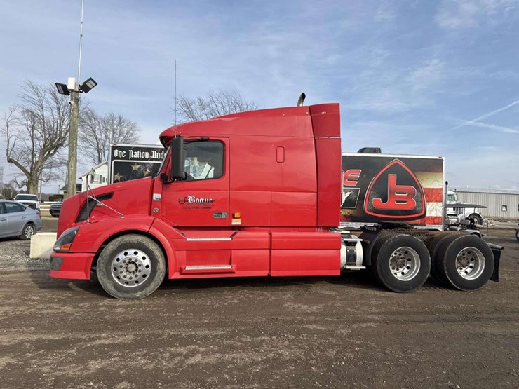 2007-volvo-vn-image-2