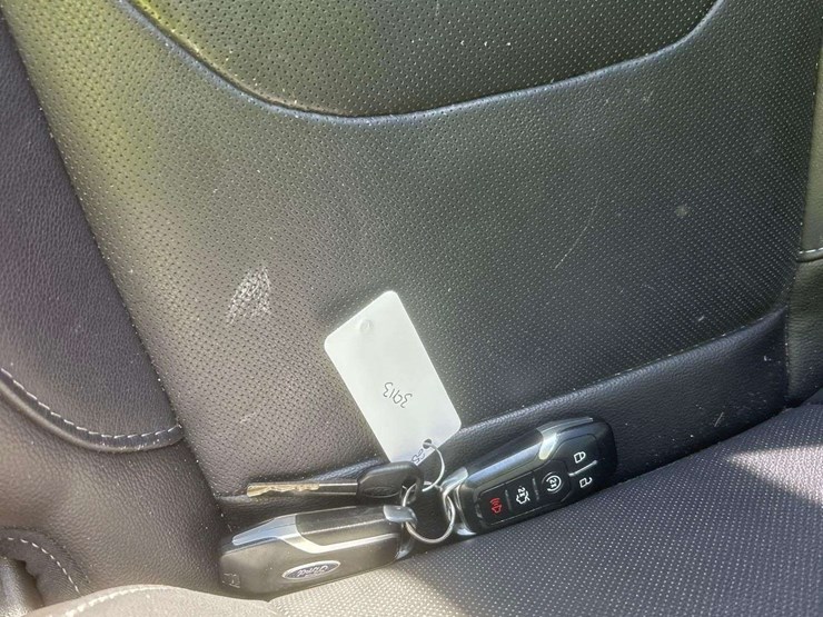 2016-ford-fusion-titanium-sedan-image-21