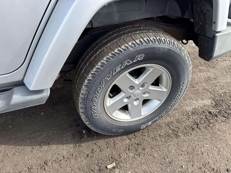 2011-jeep-wrangler-image-9